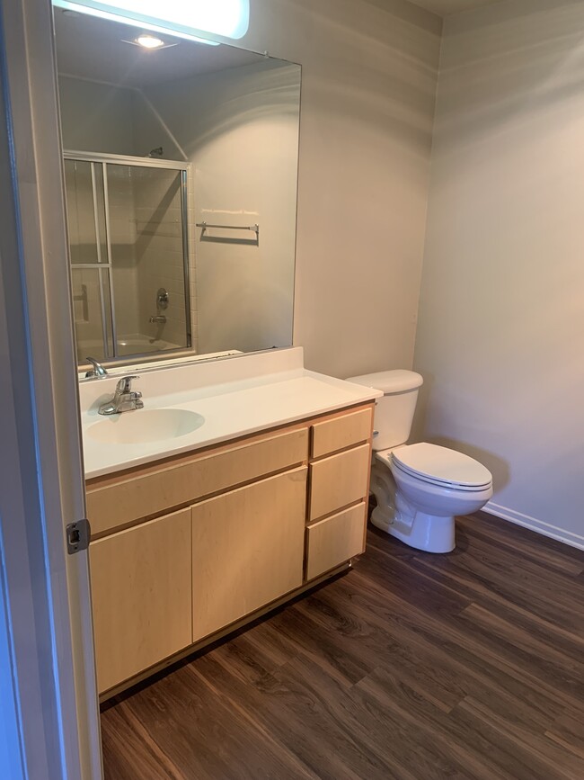 Bathroom - 10717 Lawler St