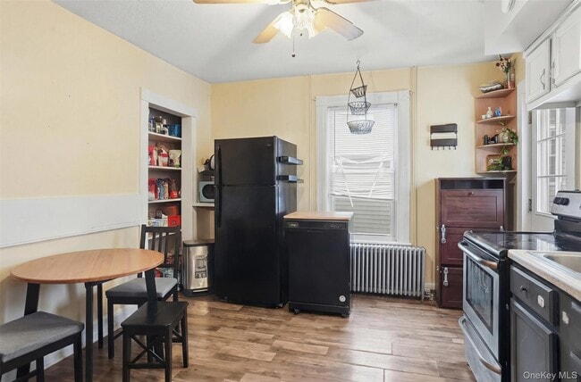 Building Photo - 14 Church St