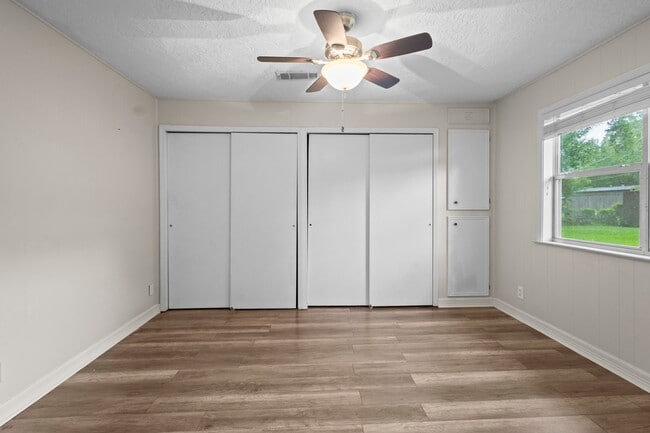 Building Photo - 8598 Cornell Dr