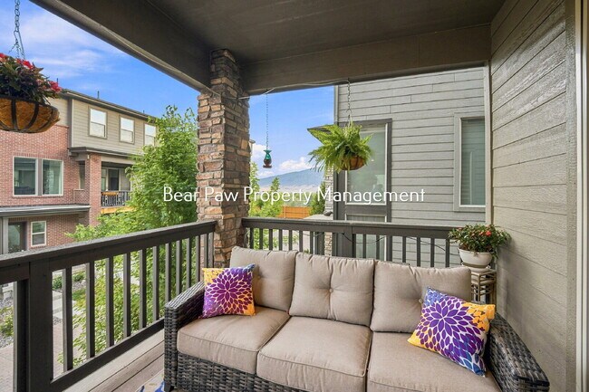 Building Photo - "Discover Spacious Elegant House in Morrison!