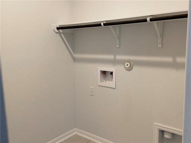 Building Photo - 481 Leadtree Loop