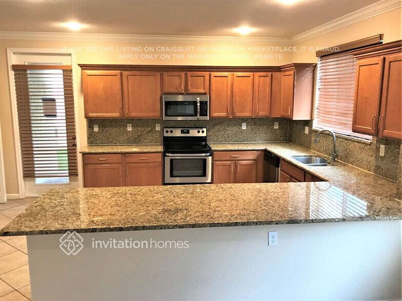 Building Photo - 946 NW 206th St