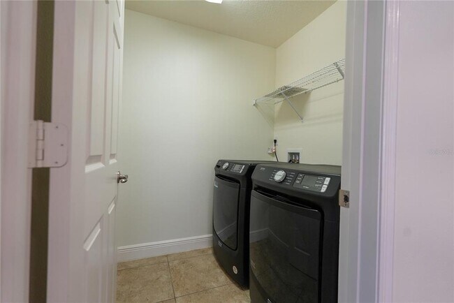 Building Photo - 9088 Outlook Rock Trail