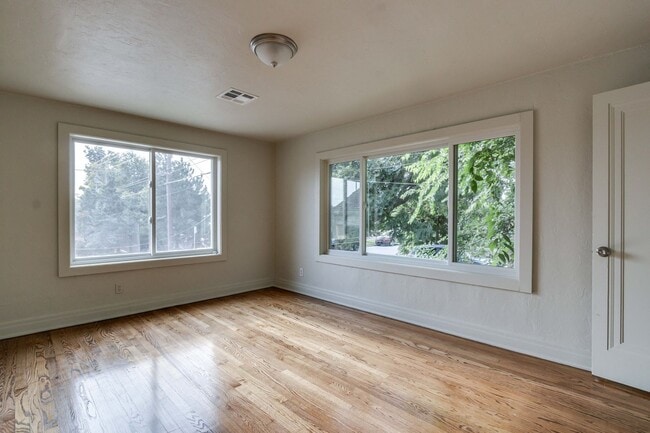 Building Photo - Charming Updated 1-Bedroom Home in Great L...