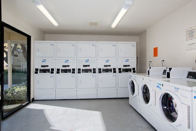 Building Photo - The Lofts at Pinehurst