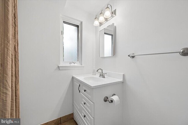 Building Photo - 9202 Wilmett Ct