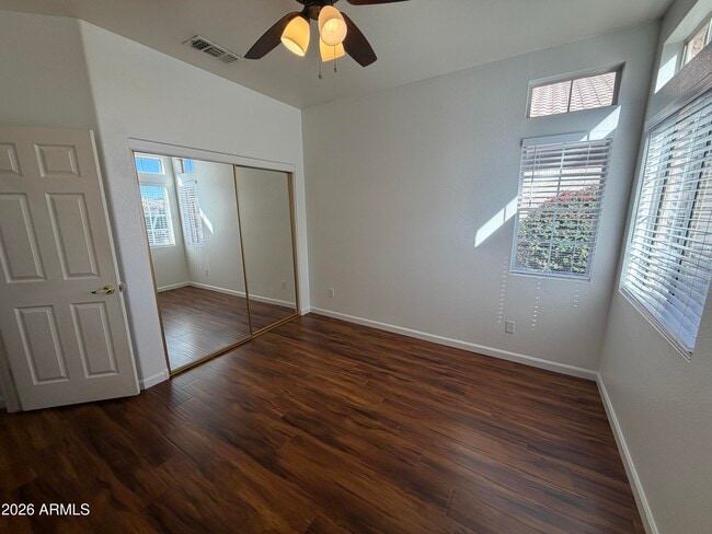 Building Photo - 998 E Mission Dr