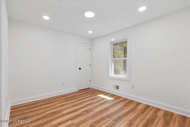 Building Photo - 82 Neptune Ave