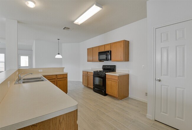 Building Photo - 2825 Woodspring Forest Dr