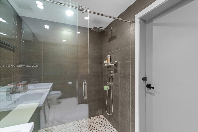 Building Photo - 90 SW 3rd St