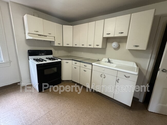 Building Photo - 429 Orange St