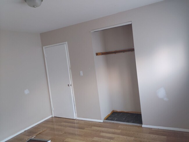 Building Photo - Charming 3 Br Home in Whitehall