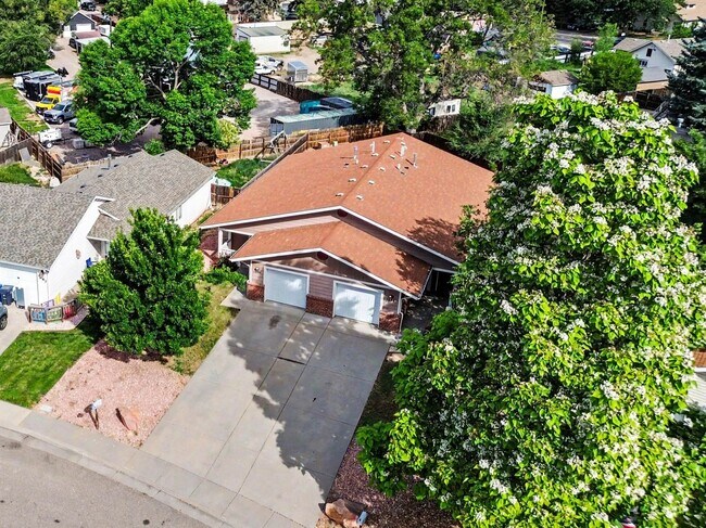 Building Photo - 3 Bedroom 1 bath Duplex available in Loveland