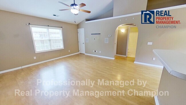 Building Photo - 811 Grathwol Dr