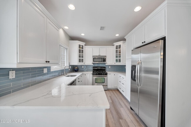 Building Photo - 302 Villa Dr