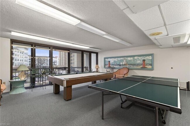 Building Photo - 3288 Page Ave