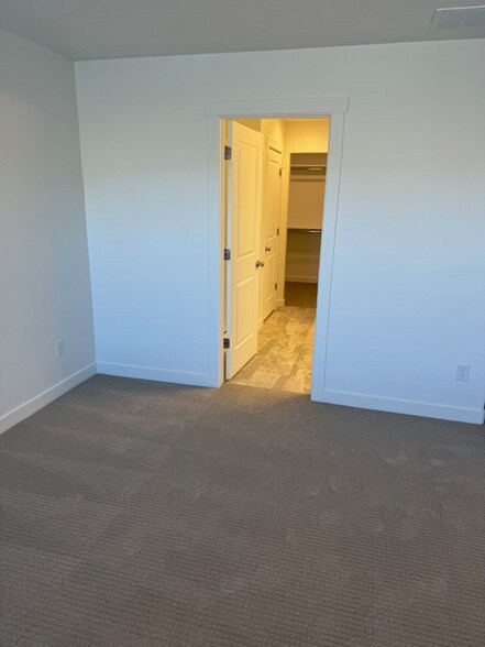 Building Photo - 2629 Barnwood Ln
