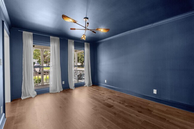 Building Photo - 5704 Woodside Ave