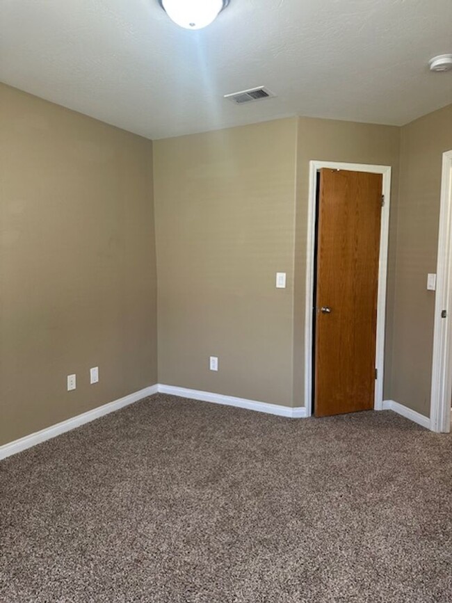 Building Photo - 5414 Moraga Ct