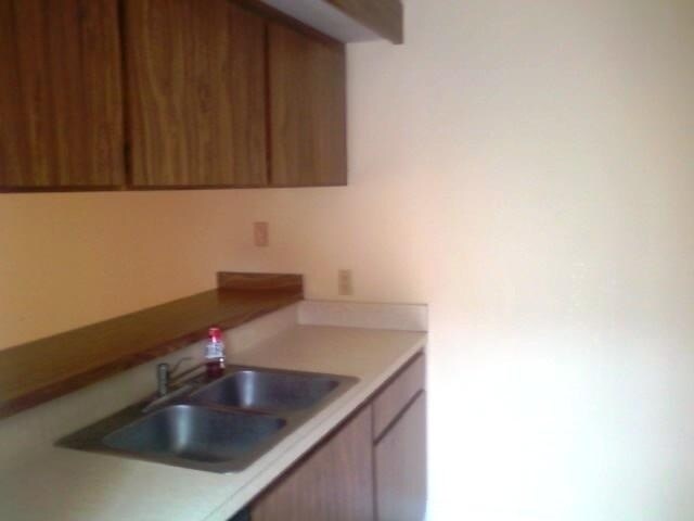 Building Photo - 1619 16th Ct