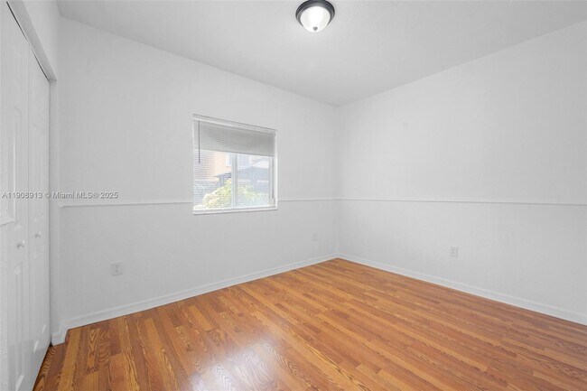 Building Photo - 3378 W 80th St