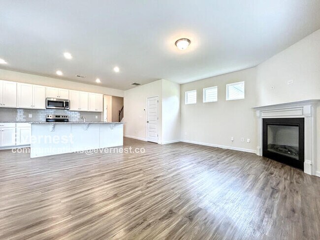 Building Photo - 116 Waterside Dr