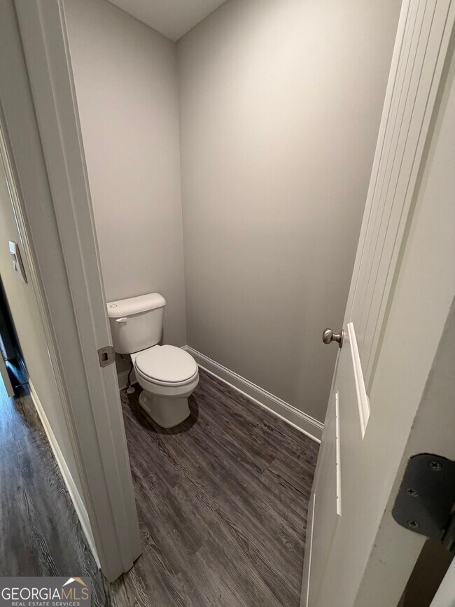 Building Photo - 1120 Riverwalk Manor Dr