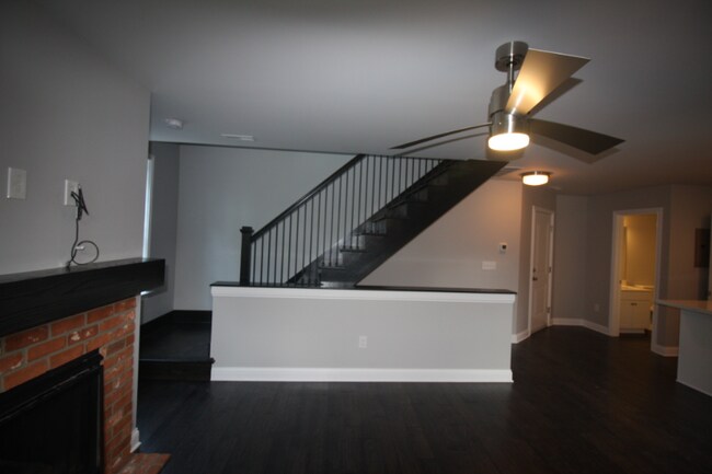 Building Photo - 48 Aston Row Ln