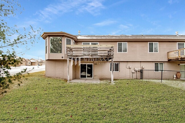 Building Photo - Ranch Townhome in Shadow View