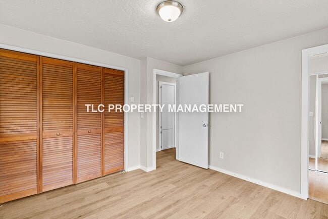 Building Photo - 2082 Ohio St