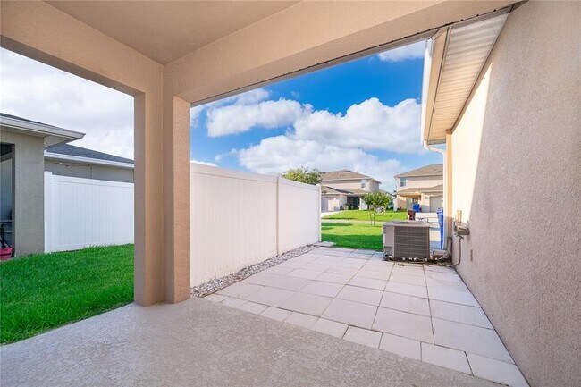 Building Photo - 4806 Riverwalk Dr