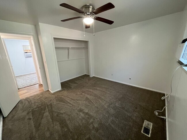 Building Photo - Great 2 bedroom 1 bathroom Provo Apartment