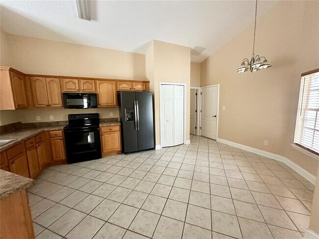 Building Photo - 1676 Vick Rd
