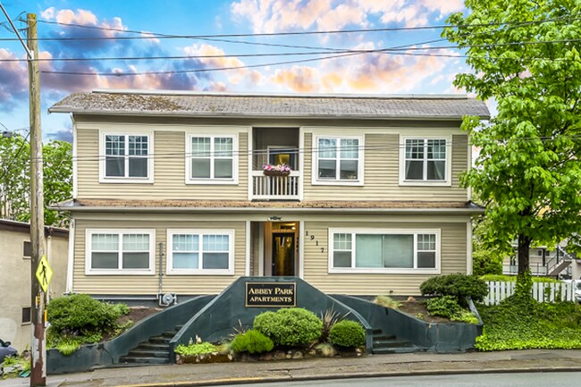 Building Photo - Abbey Park Apartments