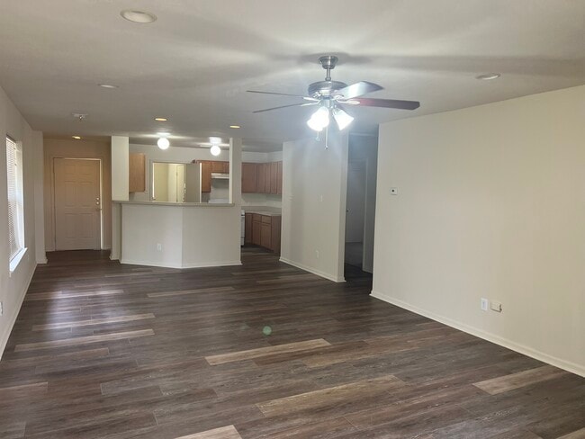 Building Photo - 19530 Sandy Woods Dr