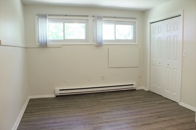 Building Photo - 10 Belchertown Rd