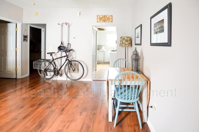 Building Photo - 146 Line St