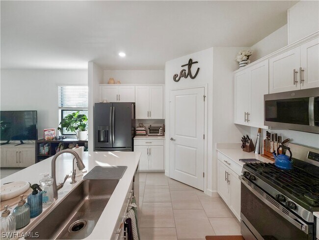 Building Photo - 18347 Ridgeline Dr