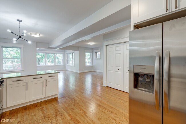 Building Photo - 4239 N Ashland Ave
