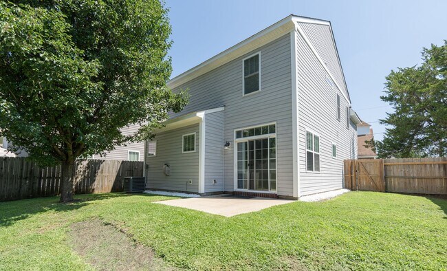 Building Photo - MOVE IN READY 3 Bedroom in the Heart of Western Branch!