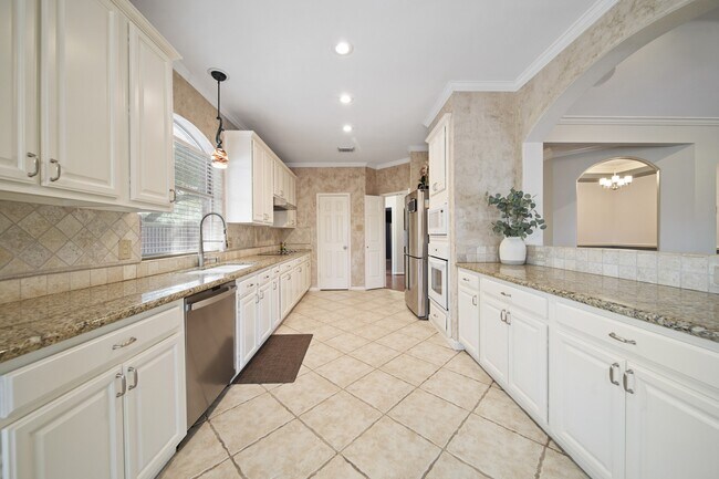 Building Photo - 6402 Parkriver Crossing