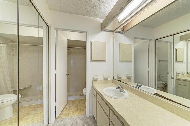 Building Photo - 4863 Village Garden Dr