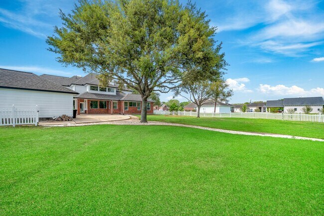 Building Photo - 7211 Savannah Glen Ln