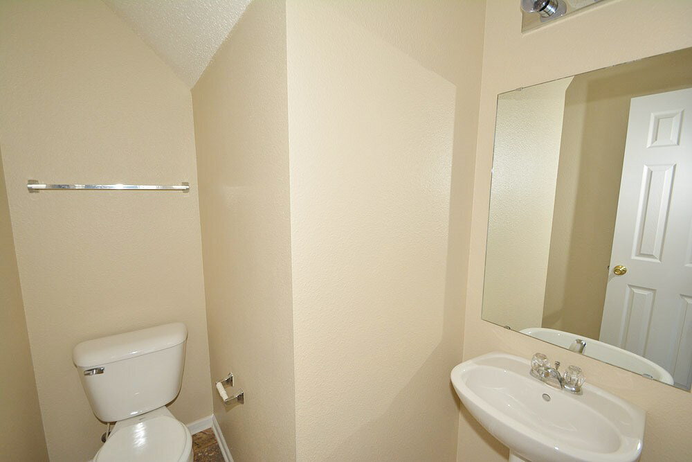 Building Photo - 5660 Grassy Bank Dr