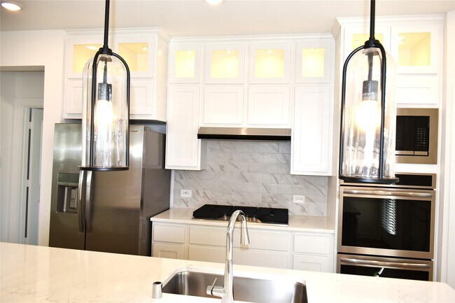 Building Photo - 21911 Tawny Butterfly Dr