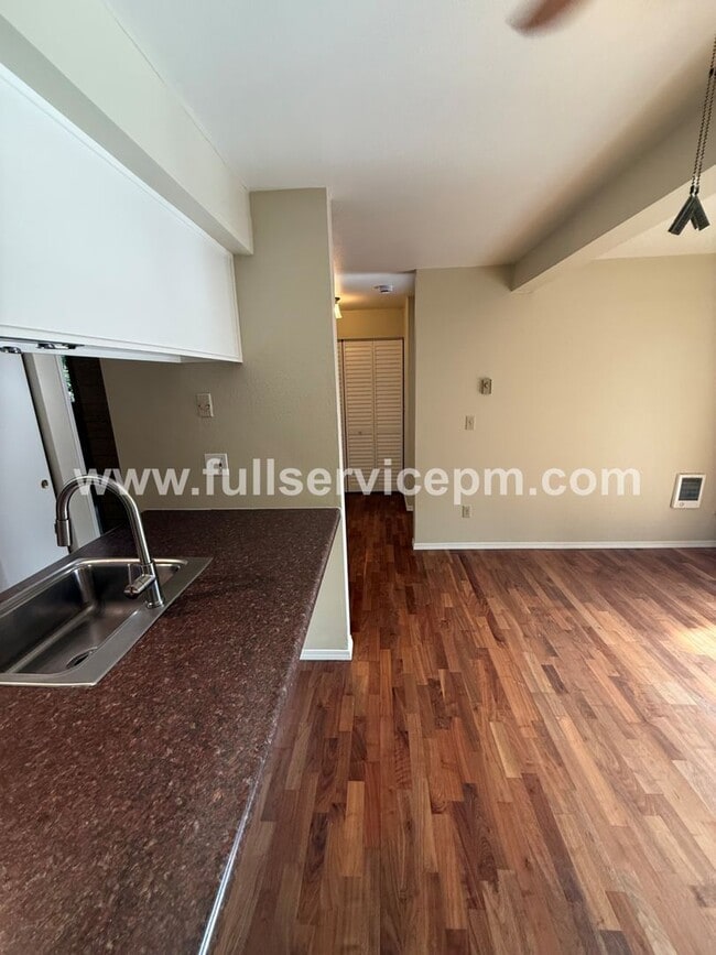 Building Photo - Seattle's Best Kept Secret