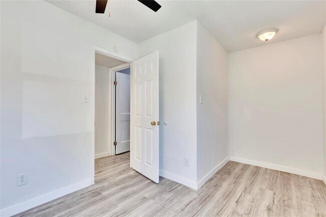 Building Photo - 3462 Willowrun Dr