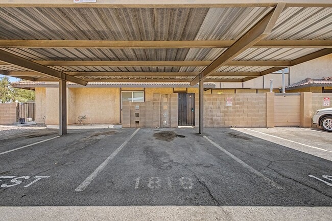 Building Photo - South Tempe 3BR Townhome w/ Private Yard, W/D & Parking