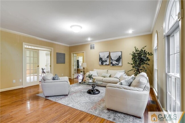 Building Photo - 35 Old Mill Rd