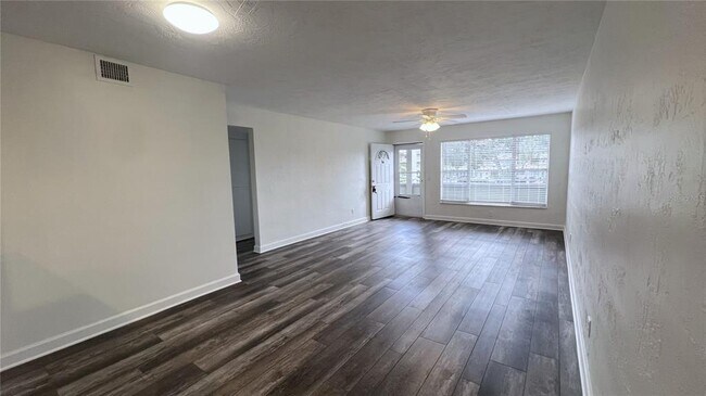 Building Photo - 2462 Brazilia Dr